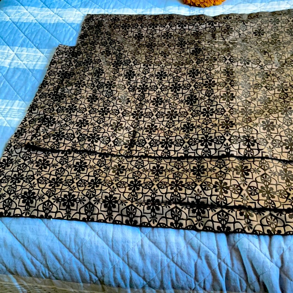 King size shams in beautiful chocolate brown print.
